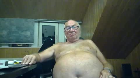 Snapshot of asusandy chatting on 09.20.25 asusandy online show from 09.20.25