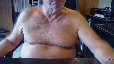 Snapshot of asusandy chatting on 09.26.25 asusandy online show from 09.26.25