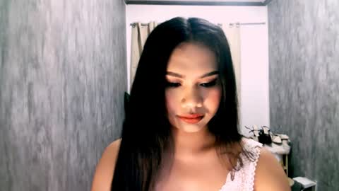 atashakendall online show from 04.18.26