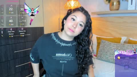 Snapshot of atena_cuteee chatting on 12.30.24 sofia online show from 12.30.24