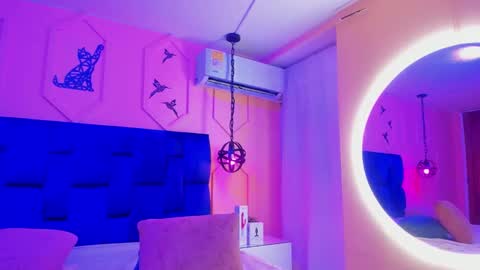 Snapshot of atenea_cute21 chatting on 03.04.25 Athenea online show from 03.04.25