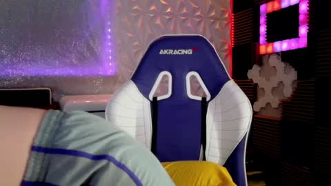 Athena Autumn online show from 04.13.26