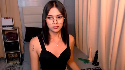 Snapshot of athenaheart chatting on 02.28.25 Ady online show from 02.28.25