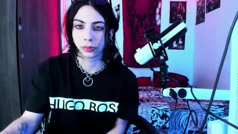 Snapshot of atheneoo_ chatting on 10.02.25 athenauwu online show from 10.02.25