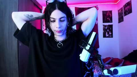 Snapshot of atheneoo_ chatting on 10.06.25 athenauwu online show from 10.06.25