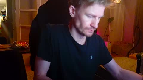 Max Powers online show from 01.06.25