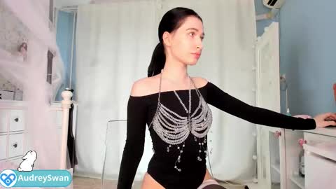 Mary online show from 10.12.25