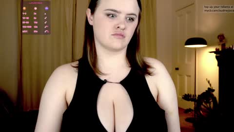 Audrey Jacq online show from 01.06.25