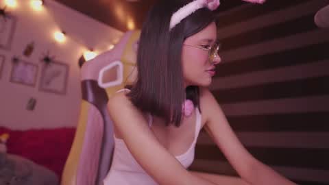 aura_rouss online show from 10.30.25