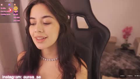 Snapshot of aura_sensual chatting on 10.12.25 . online show from 10.12.25