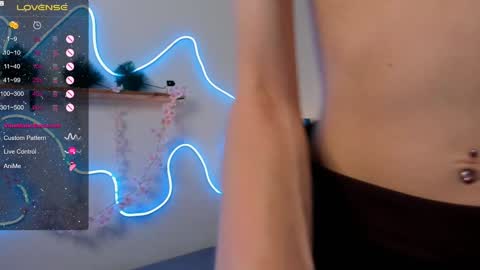 Snapshot of auraclark chatting on 01.10.25 auraclark online show from 01.10.25