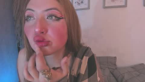 Snapshot of auranova chatting on 01.13.26 aura online show from 01.13.26