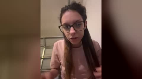 Snapshot of aureliatasty chatting on 05.17.26 aureliatasty online show from 05.17.26