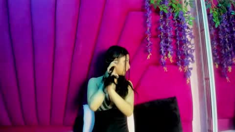 Snapshot of aurora18palmer chatting on 10.15.25 aurora online show from 10.15.25