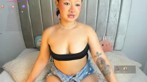 Snapshot of aurora_johnson_ chatting on 06.21.26 A U R O R A online show from 06.21.26