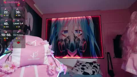 Snapshot of aurora_radiance chatting on 09.11.25 Serena online show from 09.11.25