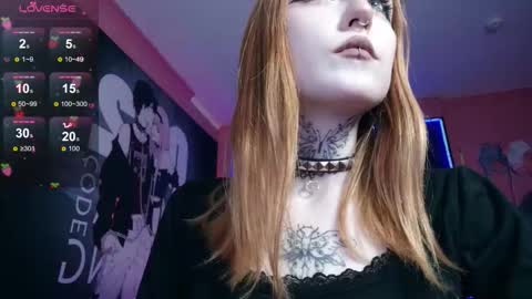 Snapshot of aurora_radiance chatting on 09.22.25 Serena online show from 09.22.25