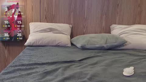 Snapshot of aurora_radiance chatting on 11.10.25 Serena online show from 11.10.25