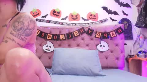auroraa_miller online show from 10.24.25