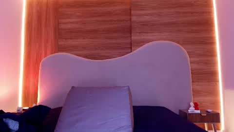 auroraa_miller online show from 07.07.26