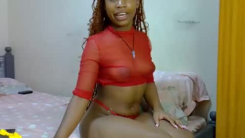 Snapshot of aurorabarbie chatting on 11.10.25 Aurora online show from 11.10.25