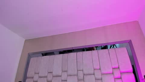 Aurora  online show from 10.16.25