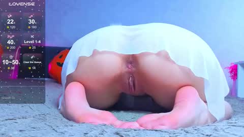 Snapshot of auroralovejoy chatting on 11.01.25 Aurora online show from 11.01.25