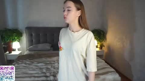 Snapshot of auroralowen chatting on 07.12.26 Aurora online show from 07.12.26