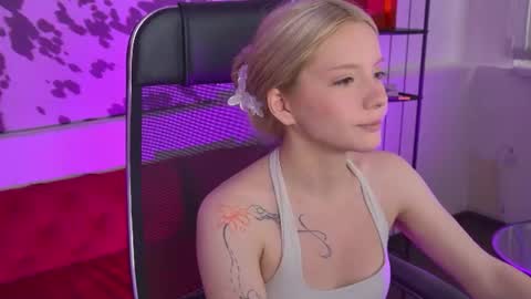 aurorawrenfield online show from 06.22.26