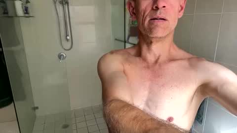 Aussie azza online show from 10.08.25