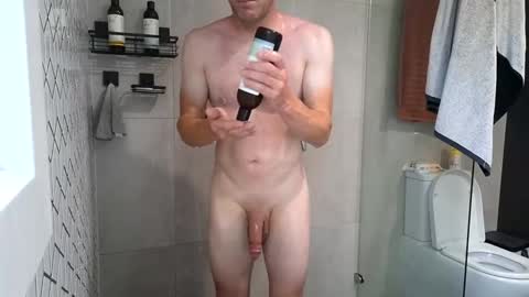 Snapshot of aussieweapon chatting on 01.08.25 Nick online show from 01.08.25