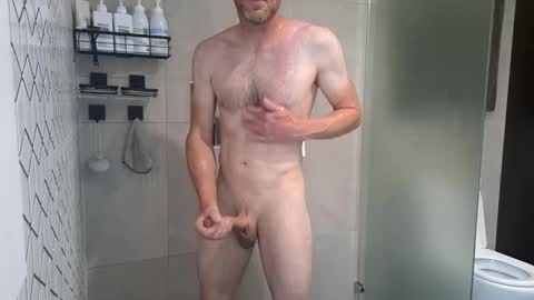 Snapshot of aussieweapon chatting on 11.26.25 Nick online show from 11.26.25