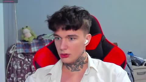 Snapshot of austen_milker chatting on 12.15.24 Austen online show from 12.15.24