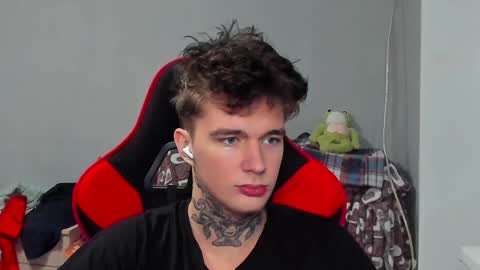 Snapshot of austen_milker chatting on 12.27.24 Austen online show from 12.27.24