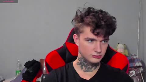 Snapshot of austen_milker chatting on 01.04.25 Austen online show from 01.04.25