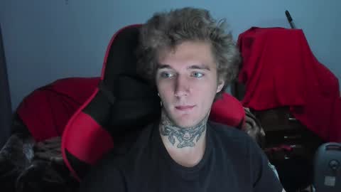 Snapshot of austen_milker chatting on 11.14.25 Austen online show from 11.14.25