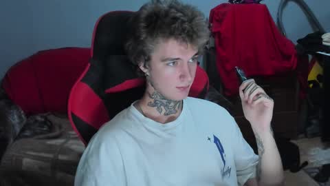 Snapshot of austen_milker chatting on 11.24.25 Austen online show from 11.24.25