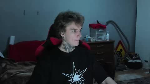 Snapshot of austen_milker chatting on 12.04.25 Austen online show from 12.04.25