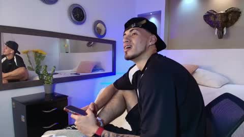 Snapshot of austin_collinss chatting on 12.14.24 AUSTIN online show from 12.14.24