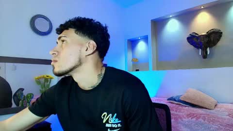 Snapshot of austin_collinss chatting on 12.18.24 AUSTIN online show from 12.18.24