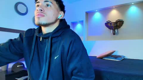 Snapshot of austin_collinss chatting on 01.05.25 AUSTIN online show from 01.05.25