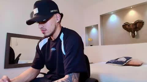 Snapshot of austin_collinss chatting on 01.25.25 AUSTIN online show from 01.25.25