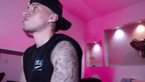 Snapshot of austin_collinss chatting on 02.05.25 AUSTIN online show from 02.05.25