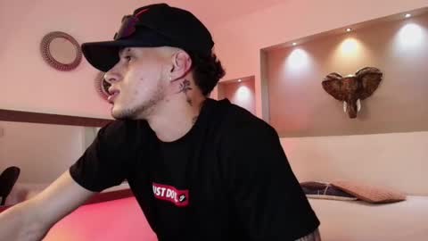 Snapshot of austin_collinss chatting on 02.08.25 AUSTIN online show from 02.08.25