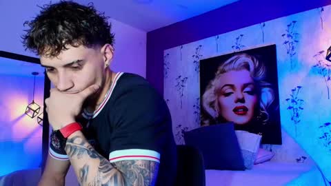 Snapshot of austin_collinss chatting on 02.21.25 AUSTIN online show from 02.21.25