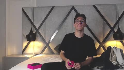 austinreeds online show from 09.24.25