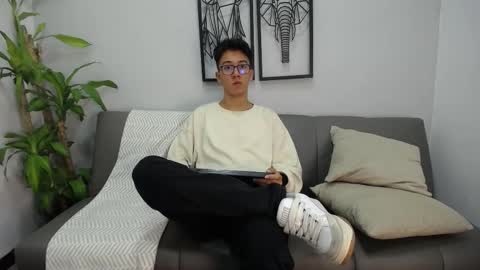 austinreeds online show from 09.28.25