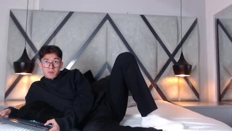 austinreeds online show from 10.04.25