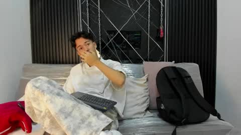 austinreeds online show from 04.11.26