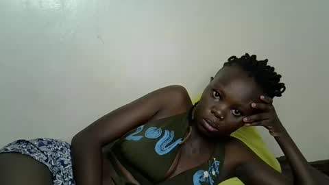 Snapshot of autumnbeagle chatting on 11.18.25 autumnbeagle online show from 11.18.25